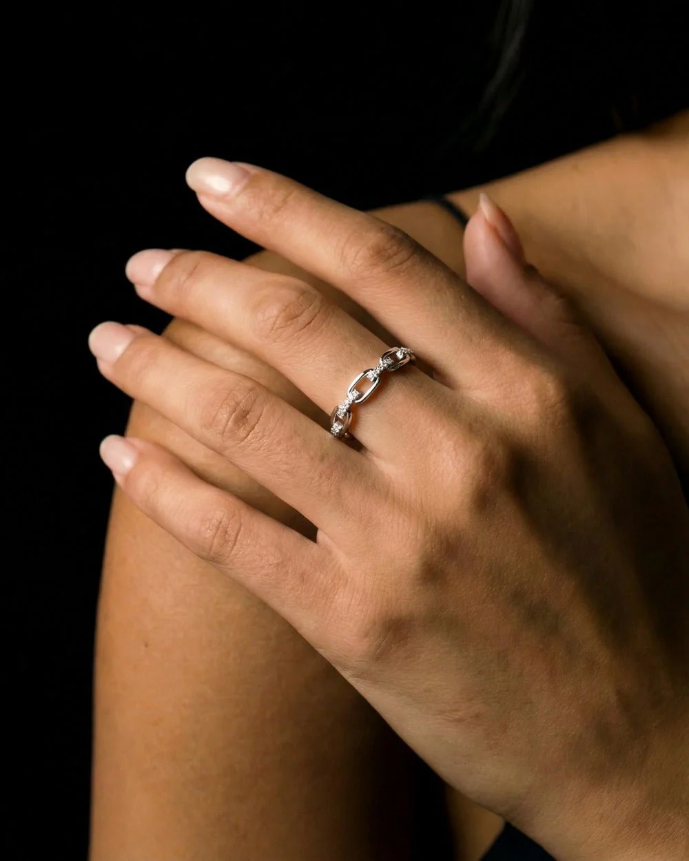 MOISSANITE ICED CHAIN RING. - Image 4