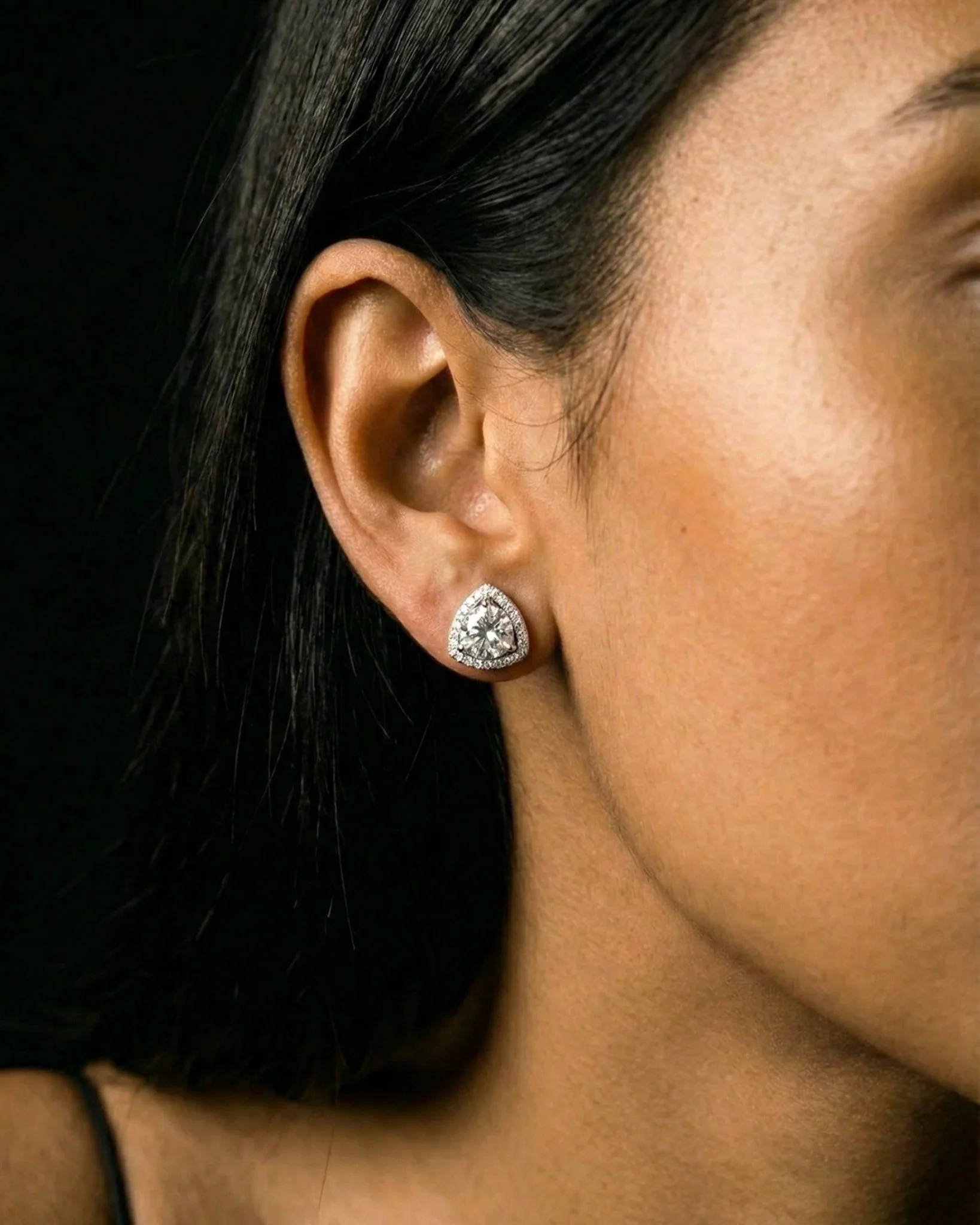 MOISSANITE PEARS STUDS. - Image 2