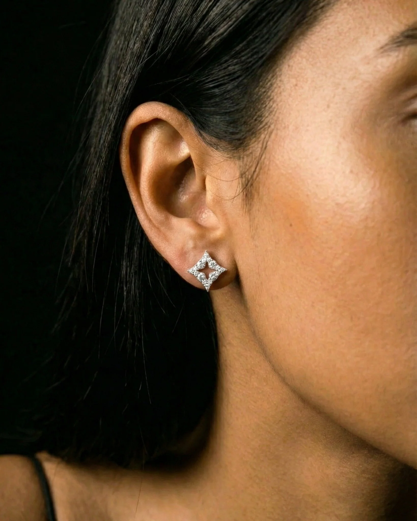 MOISSANITE STAR MOTIF STUDS. - Image 2
