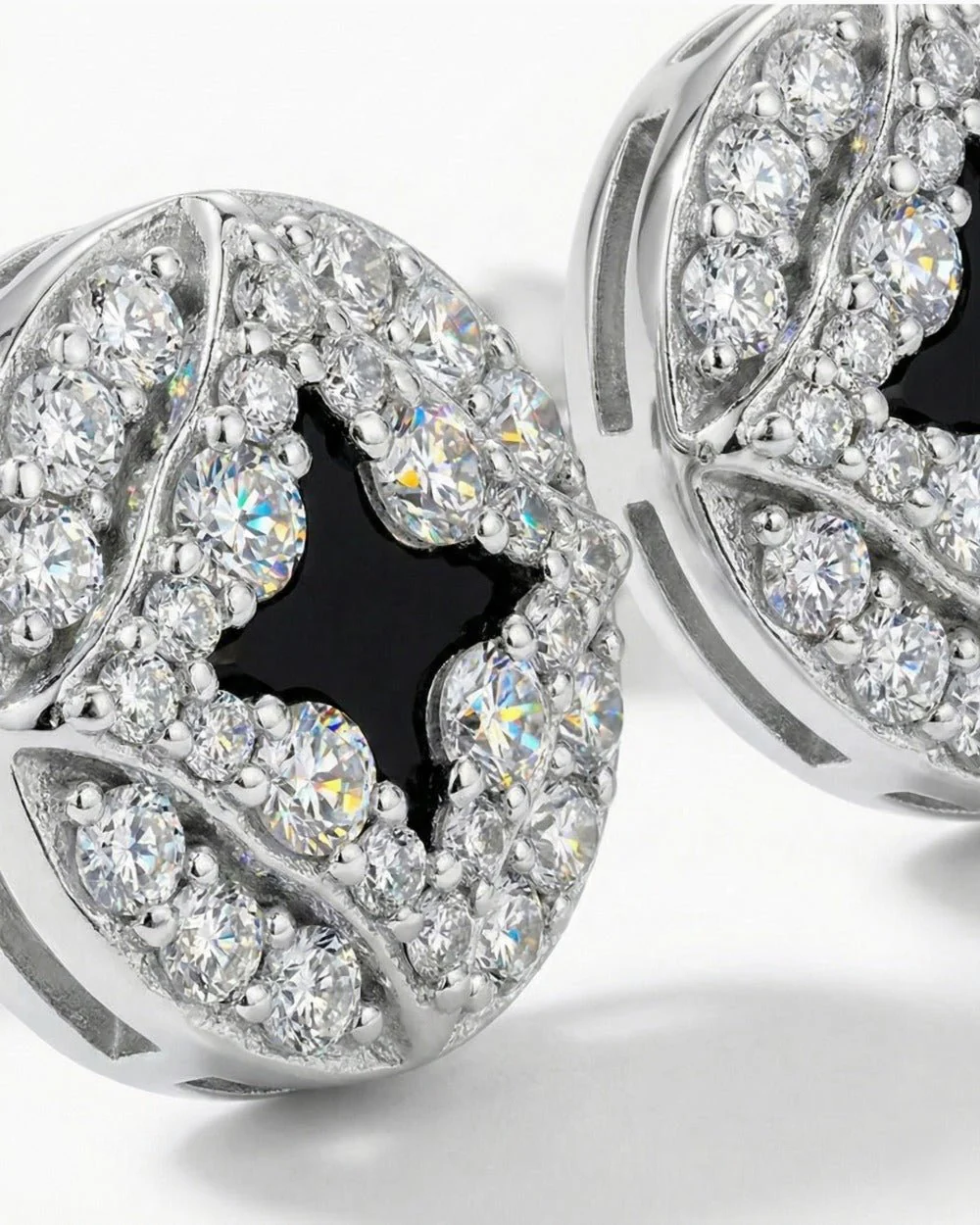 MOISSANITE STAR POINTER STUDS. - Image 3